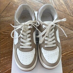 ALO Recovery Mode Gravel and White Sneakers